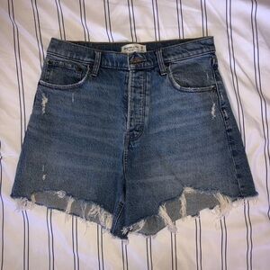 Abercrombie & Fitch high rise dad short